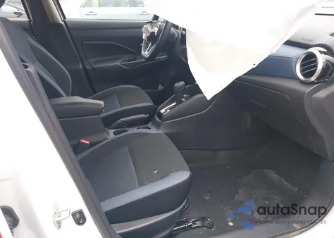 2025 Nissan Versa 1.6 Sv z USA, uszkodzony, nr VIN 3N1CN8EV5SL832489